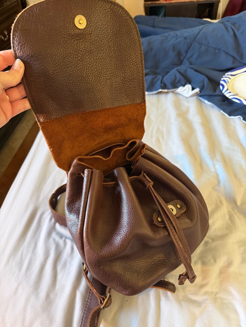 Portland Leather Coldbrew Bucket Leather Backpack - Picture 3 of 14